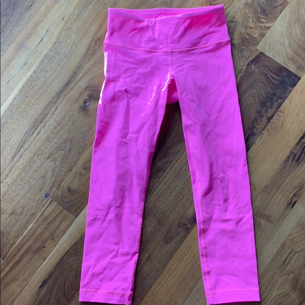 Lululemon size 2 hot pink Capri leggings